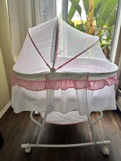 Baby girl Bassinet