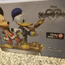 Disney Kingdom hearts Mickey Mouse And Donald Duck GameStop Gallery Statue