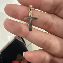 10kt Yellow Gold Cross Pendant 