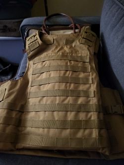 Tan MOLLE Plate Carrier Vest