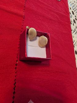 $50 Aretes Medianitos Estilo Red . Plata Dorada Grabada 925