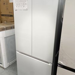 Samsung 19.5 Cu.Ft Smart 3-Door French Door Refrigerator