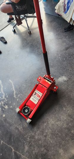 PITTSBURGH 3 ton floor jack low profile