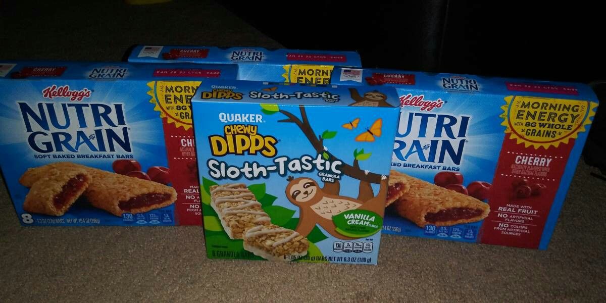 (4) boxes of Kellogg's & Quaker bars!