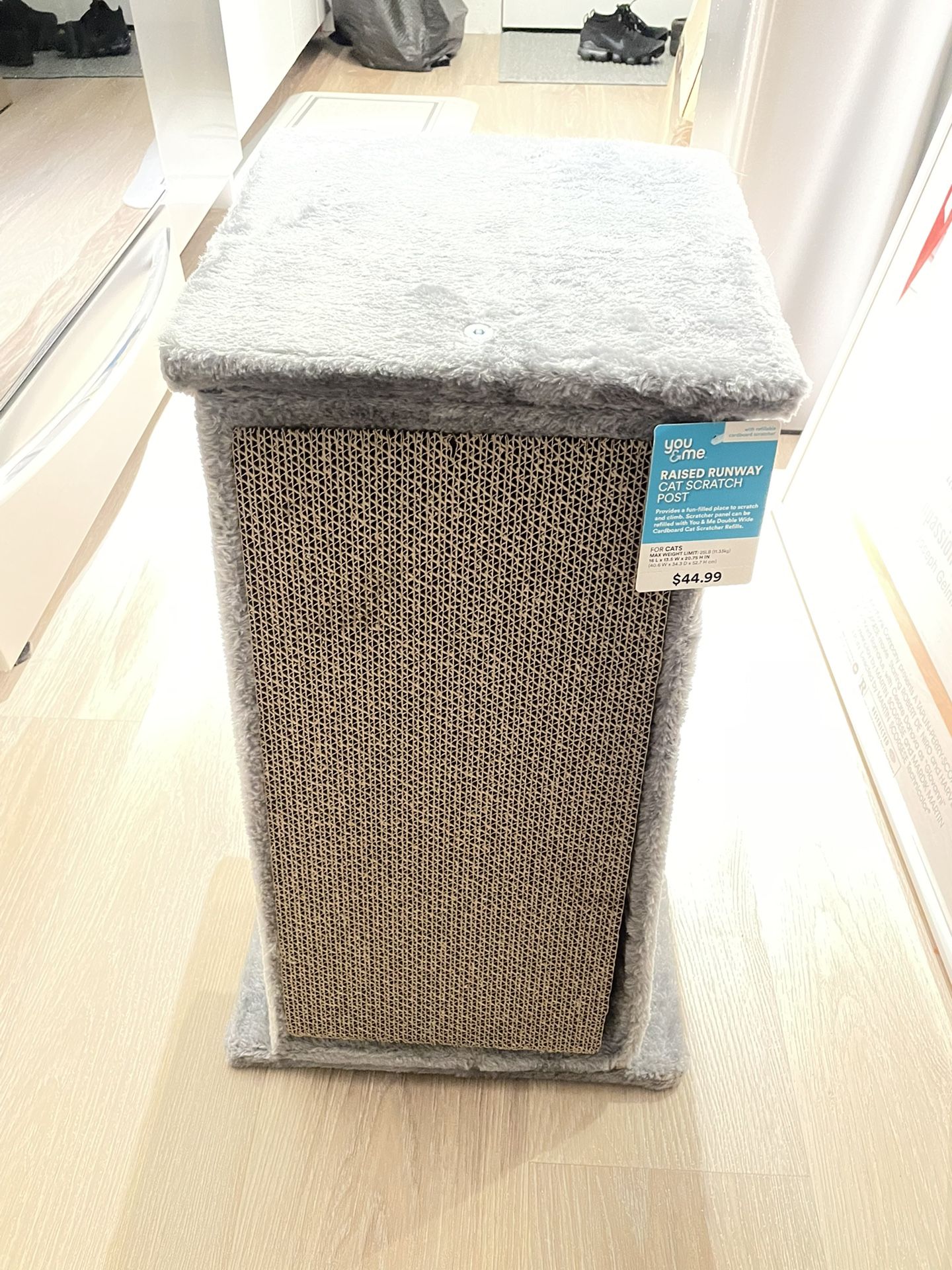 Cat Scratching Post NWT 