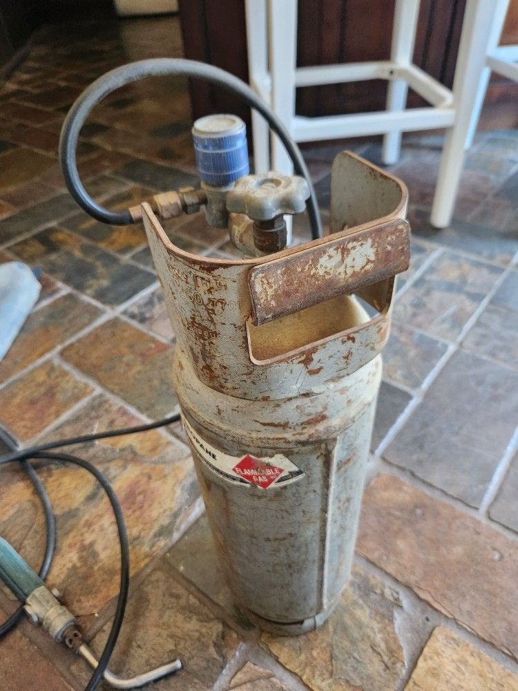 Propane Tank With Nozzle
