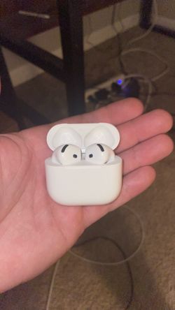 Apple AirPods 4 Excellent Condition