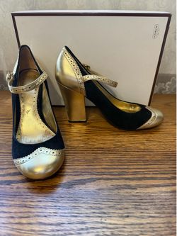 Coach 6.5 Women’s Black & Gold Buckle Strap Pumps Heels Shoes in Orig Box
