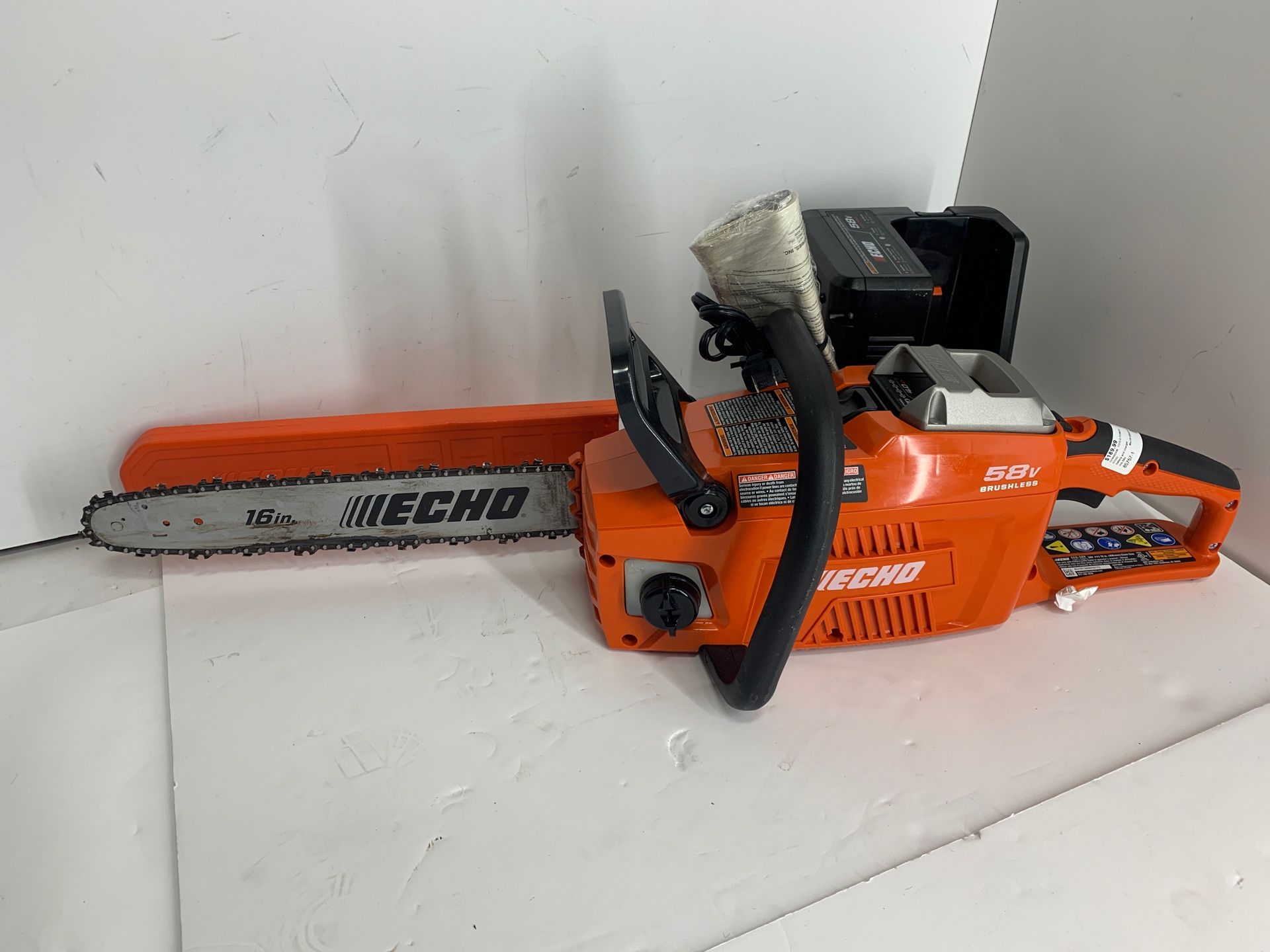 ECHO CCS-58v brushless battery chainsaw w batt/charger 85757