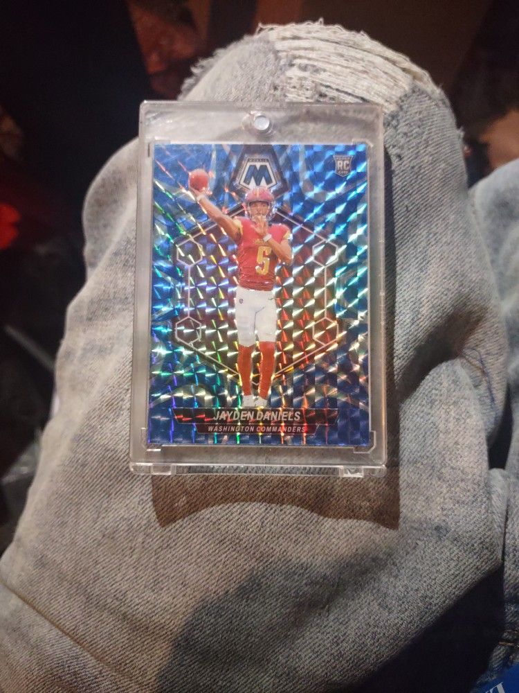 2024 Panini Mosaic (Blue Reactive Prizm) *Jayden Daniels* Rookie Card