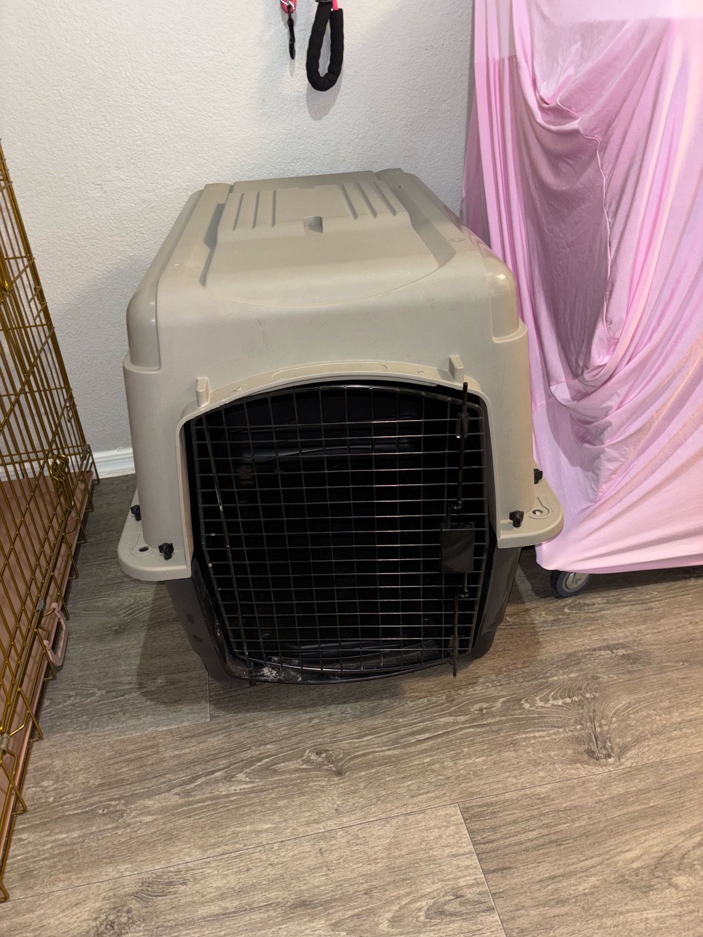 Medium Dog Crate / Kennel 🐾