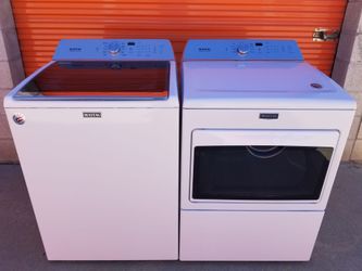 Just Like New!!! Only a Few Years Old!!! Maytag Commercial Technology Washer w/ Agitator & Matching, Gas Dryer!!! Must See To Appreciate!!!