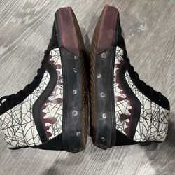 Lightly Used Kids Vans Halloween "In The Shadows" Glow In The Dark Size 2.5Y