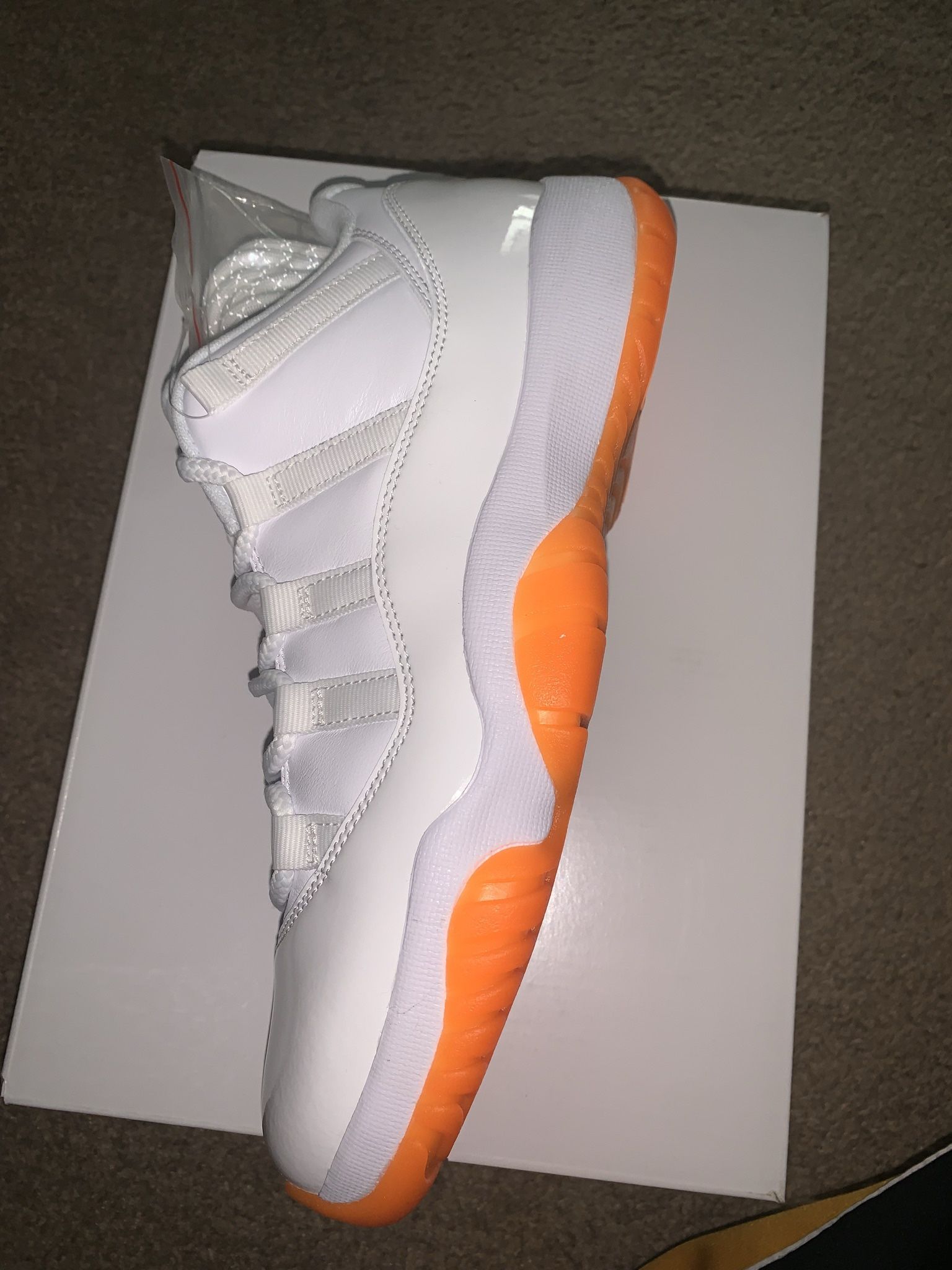 Jordan Retro 11 Citrus Size /8 Mens