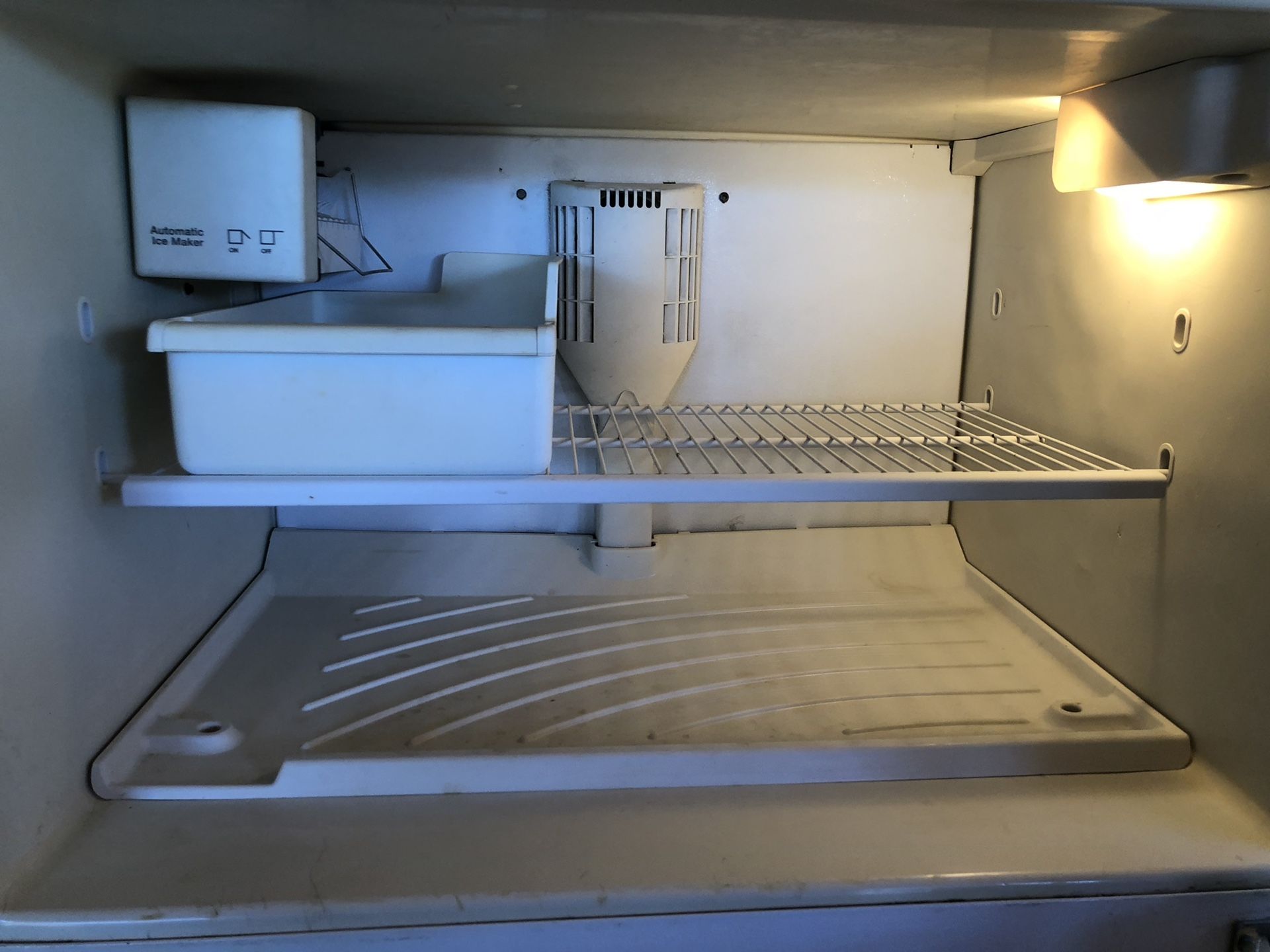 Kenmore Coldspot Frigerator/Freezer Model 106 for Sale in El Paso, TX