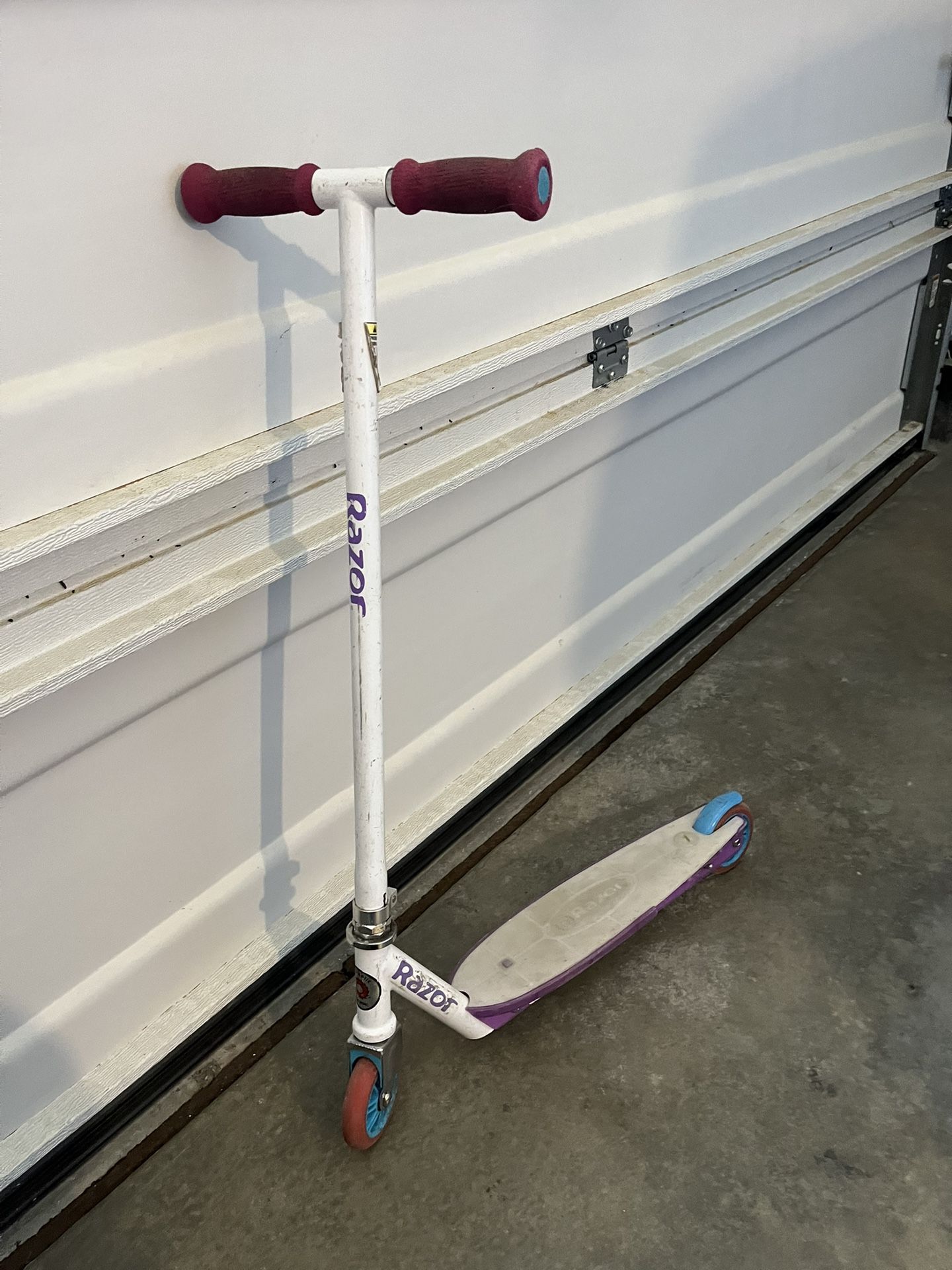 Razor Party Pop Scooter
