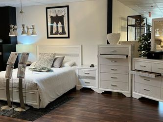 Brand New Elegant Queen Bedroom set w/Glittering Stripe jewellery Drawers