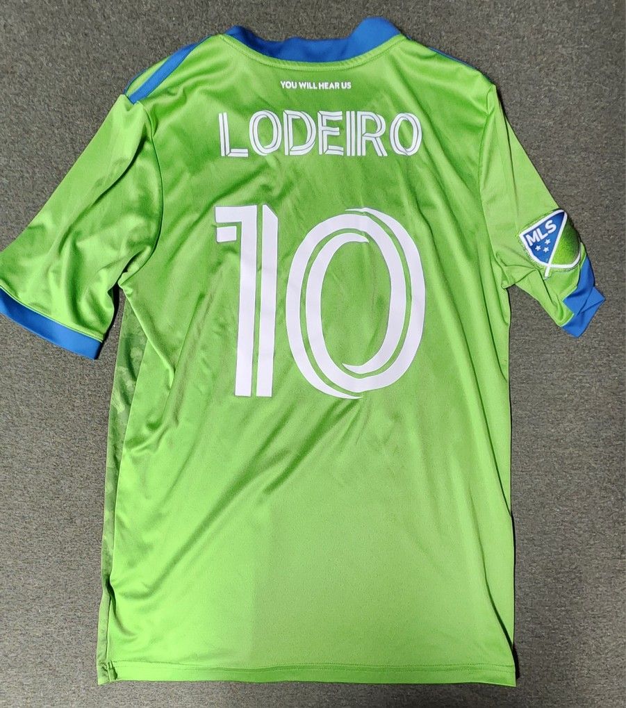 Seattle Sounders FC Nico Lodeiro #10 Size Youth XL Soccer Jersey