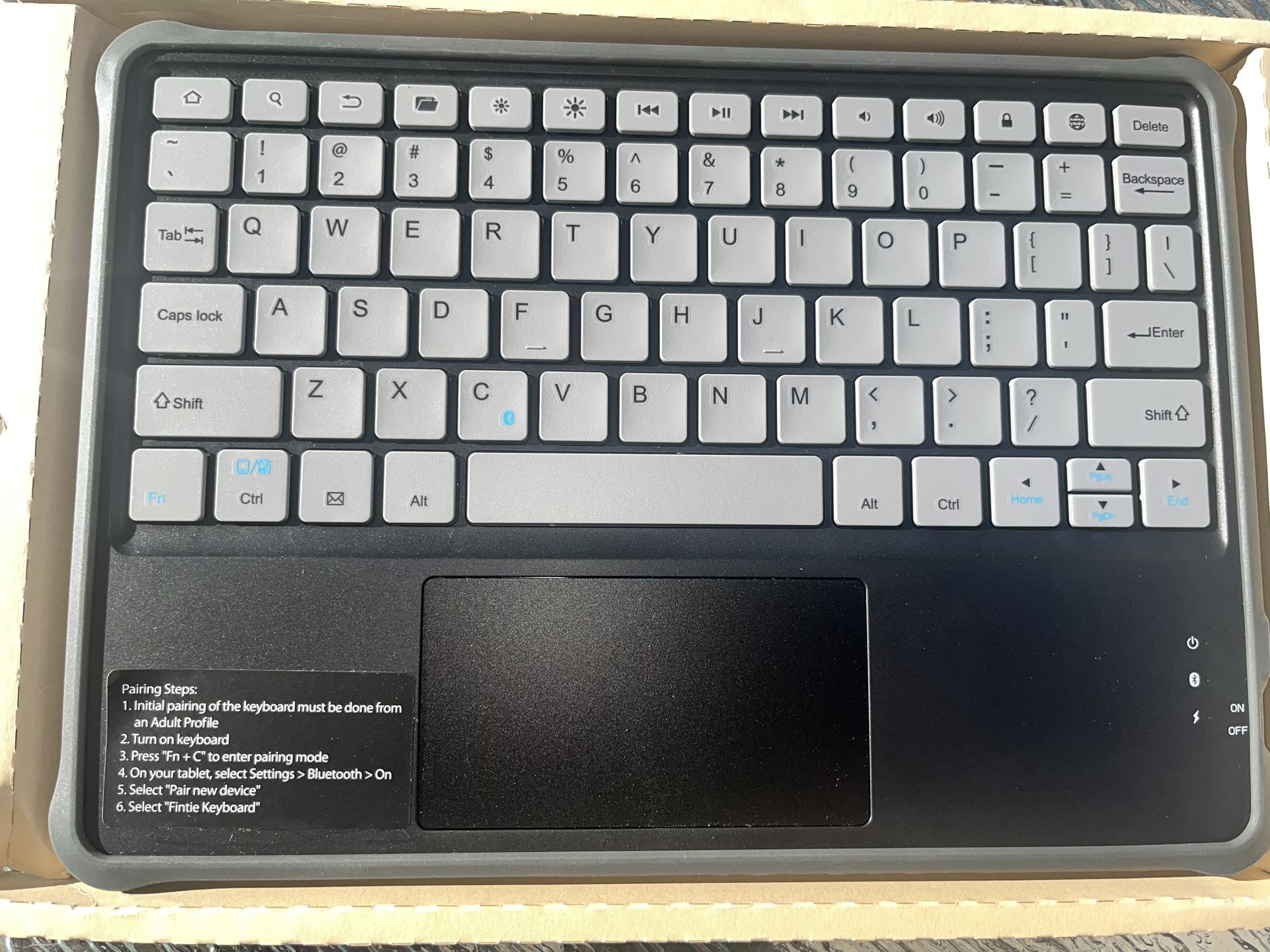 New Wireless Touchpad keyboard With Detachable Protective Case