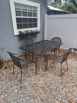 Iron table and chair set