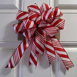 Beautiful 10 x 12" Holidays Bow