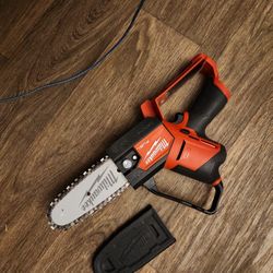 Milwaukee Fuel "Hatchet" 6in. chainsaw 