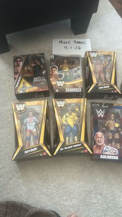 WWE action figures (8)