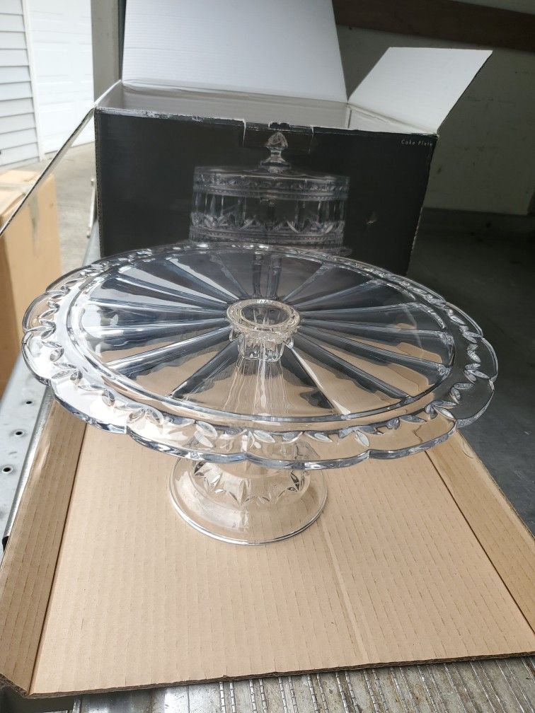 Royal Limited 13 Inch Diameter Crystal Cake Stand and Dome