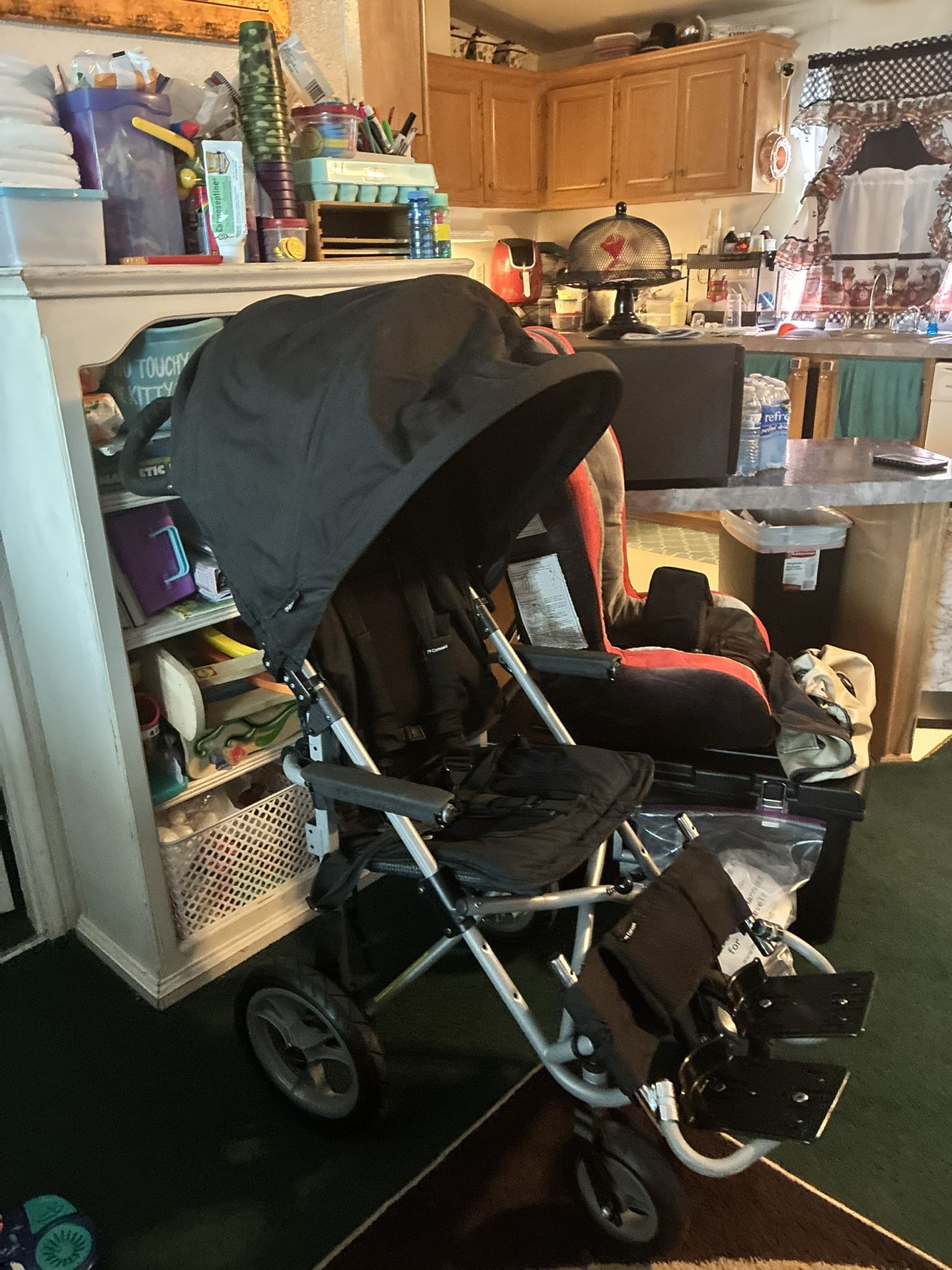 🧸🧸🧸$850-medical adaptive stroller/wheelchair. (the chair sits at a small angle probably 20° but does not have the capability of laying back ) Mediu