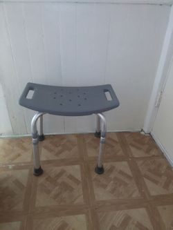 Vendo una silla de bano