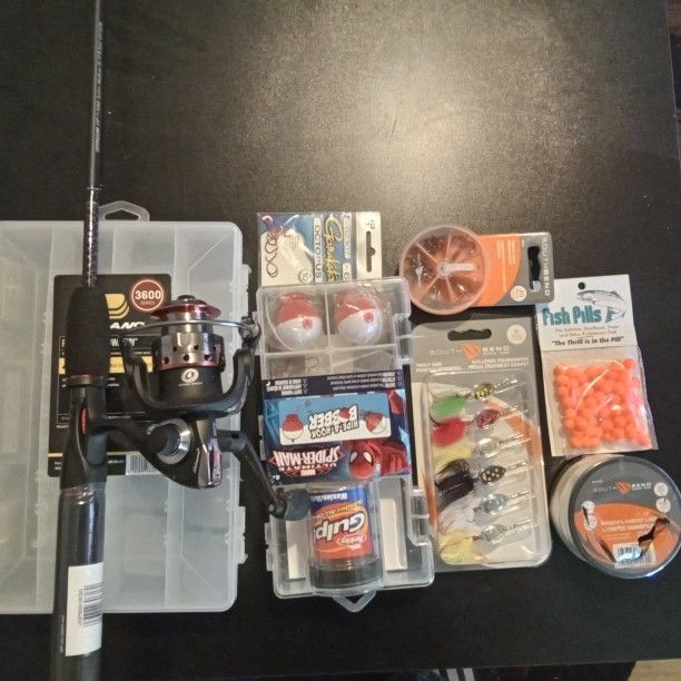 Ugly Stik Fishing Pole And Accessories