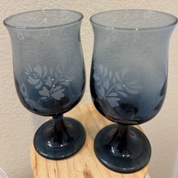 Set Of Blue Etched Pfaltzgraff Yorktowne Stem