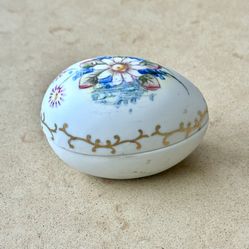🥚 Beautiful vintage handpainted floral  bisque porcelain egg shaped trinket box