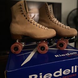 Riedell Roller Skates Suede Plus Extras 