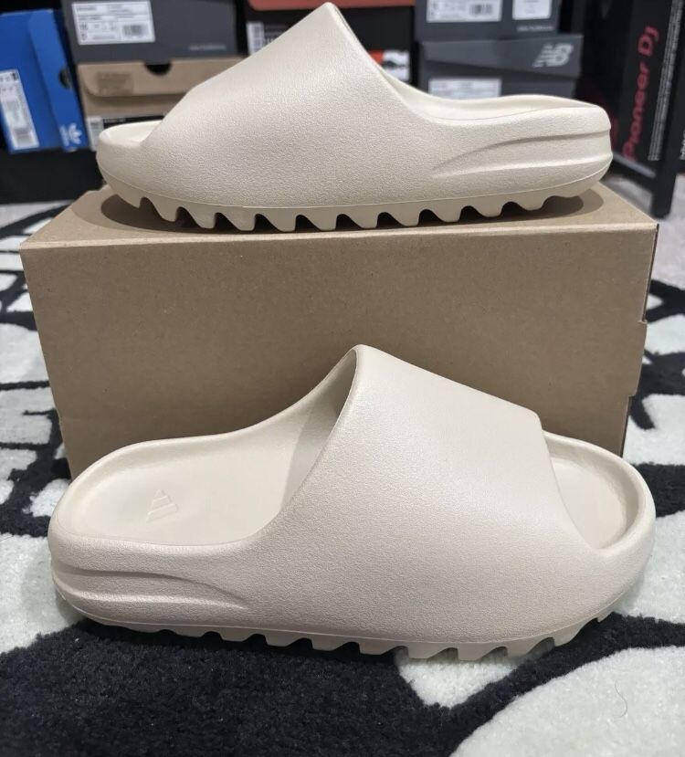 Adidas Yeezy Slide Bone Size 6 / 7