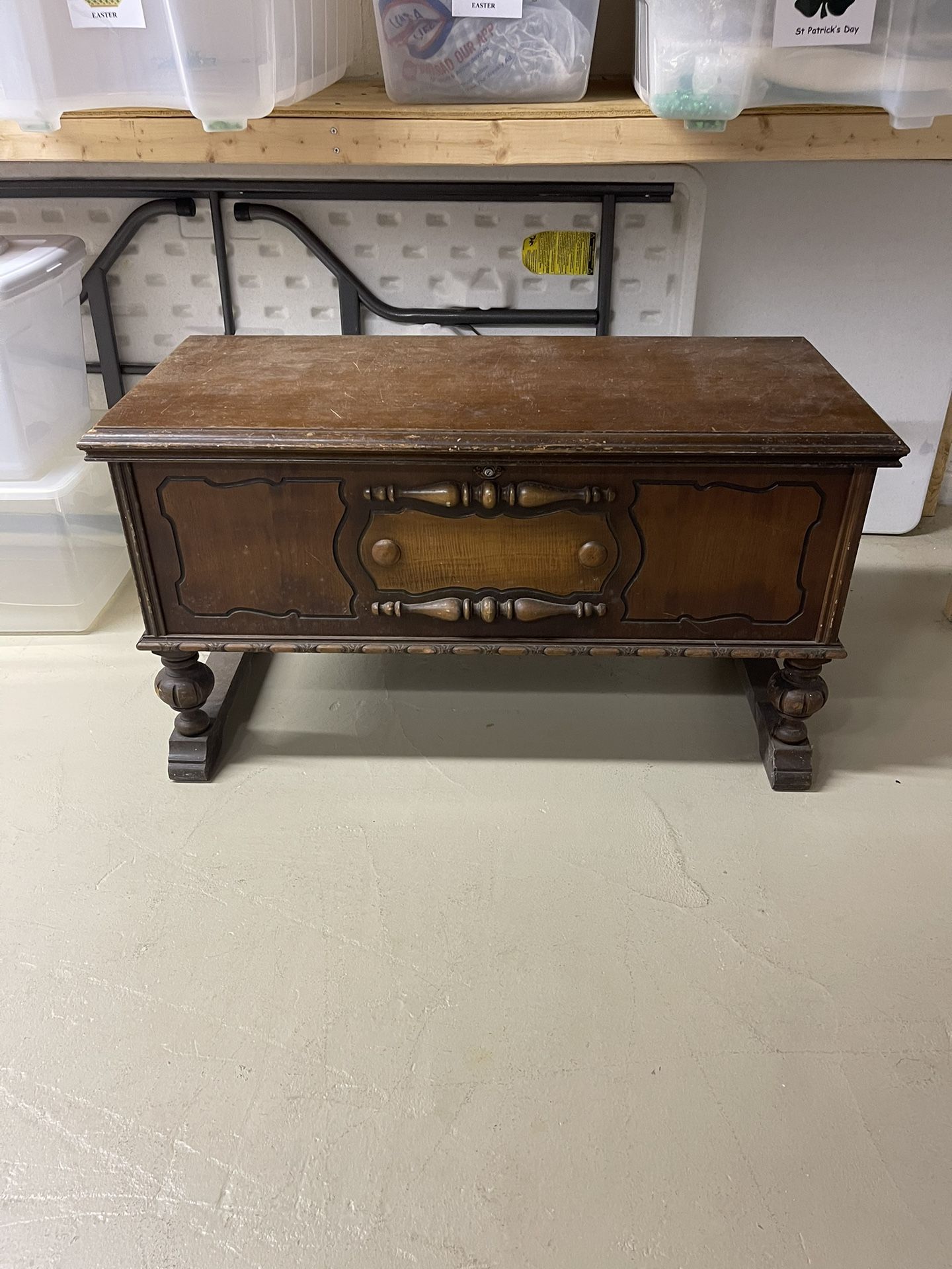 Vintage Lane Cedar Lined Hope Chest