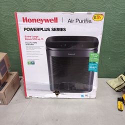 Honeywell
PowerPlus HEPA Air Purifier, Extra-Large Room (530 sq. ft.) Black