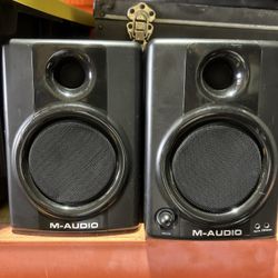 M- audios speakers AV40