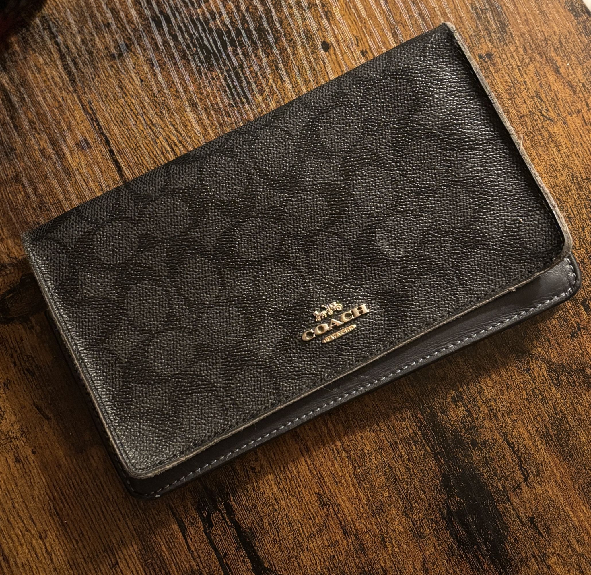 Signature Coach Clutch