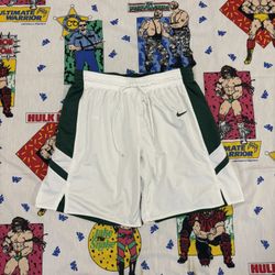 vintage nike swoosh logo green and white basketball shorts #basketball #90s S/M