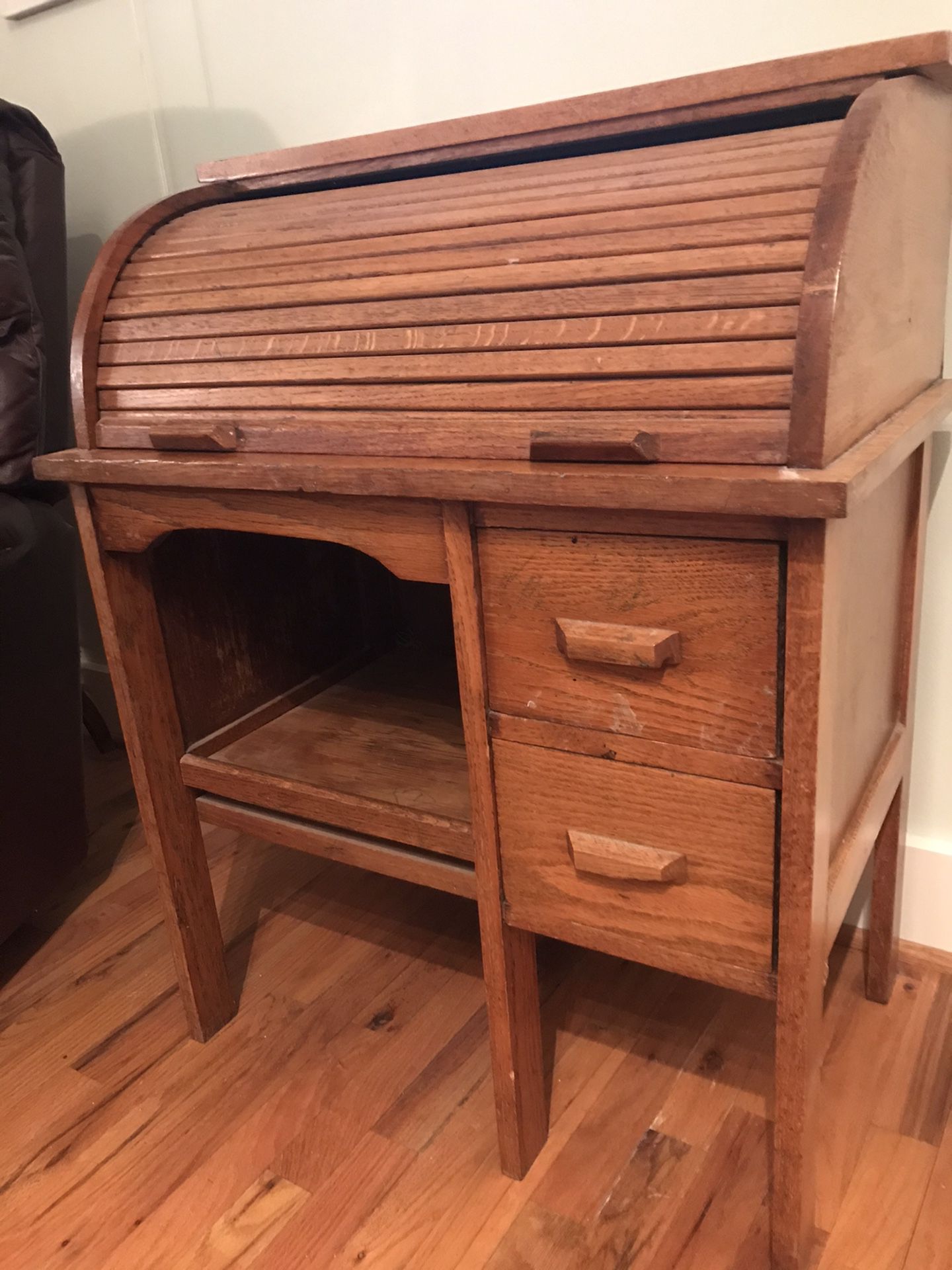 Roll-top oak desk, child-size (27” wide, 17 1/2 in deep, 35 in high). Excellent condition. Pick up in Magnolia Springs. $50