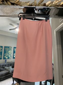 Pink skirt perfect for work or a night out