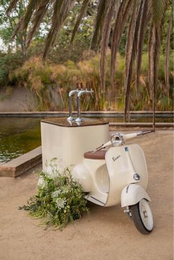Custom Vintage Vespa 4-Tap Mobile Bar