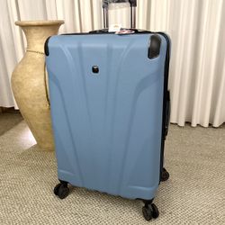 The Cascade Large Checked Spinner Luggage 