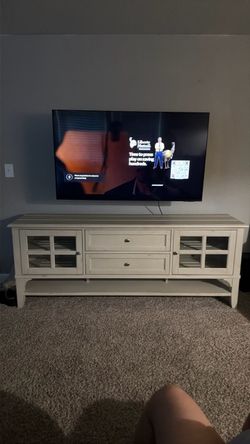Entertainment cabinet