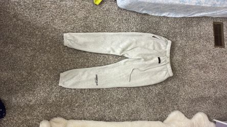 Fear of God Essentials Sweatpants 'Light Oatmeal'  size Medium
