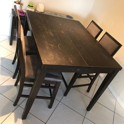 Used Bar High Dining Table With 4 Chairs/good Condition 