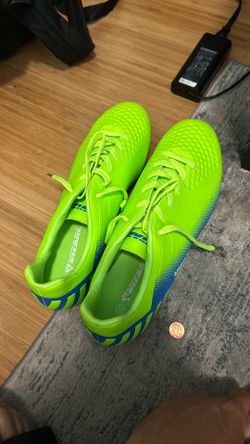 Soccer Cleats Size 13