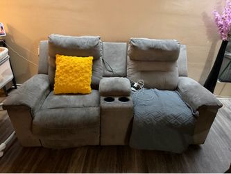 Recliner couches sofas