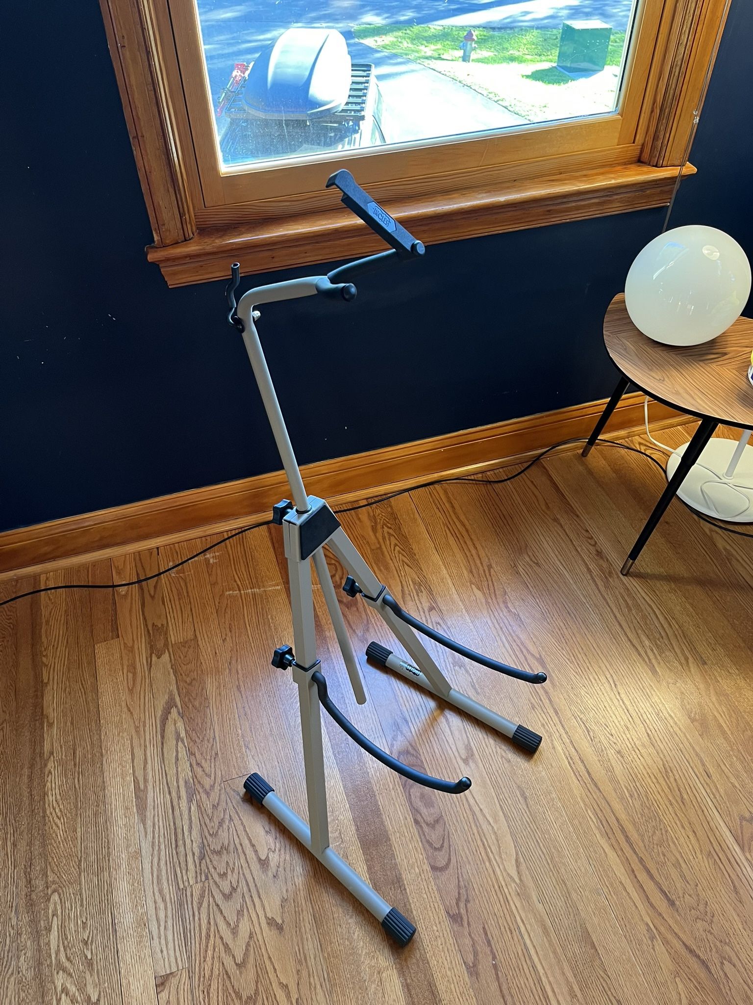 Ingles Adjustable Folding Cello/Bass Stand (SA-22) Grey
